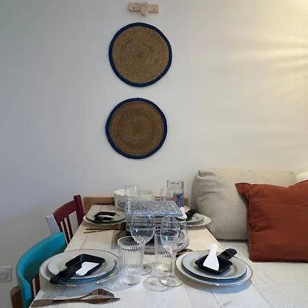 Aime Pratique Et Bien Place Apartment